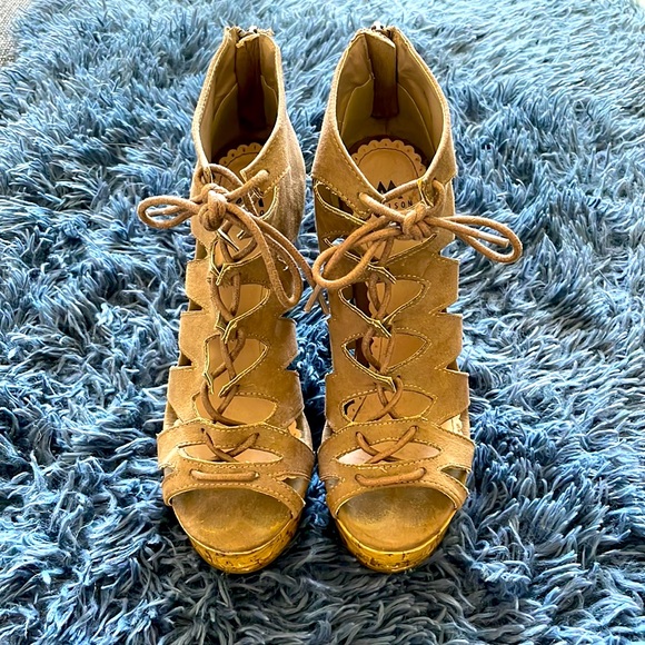 Platform Sandals Size 8 - Picture 4 of 5